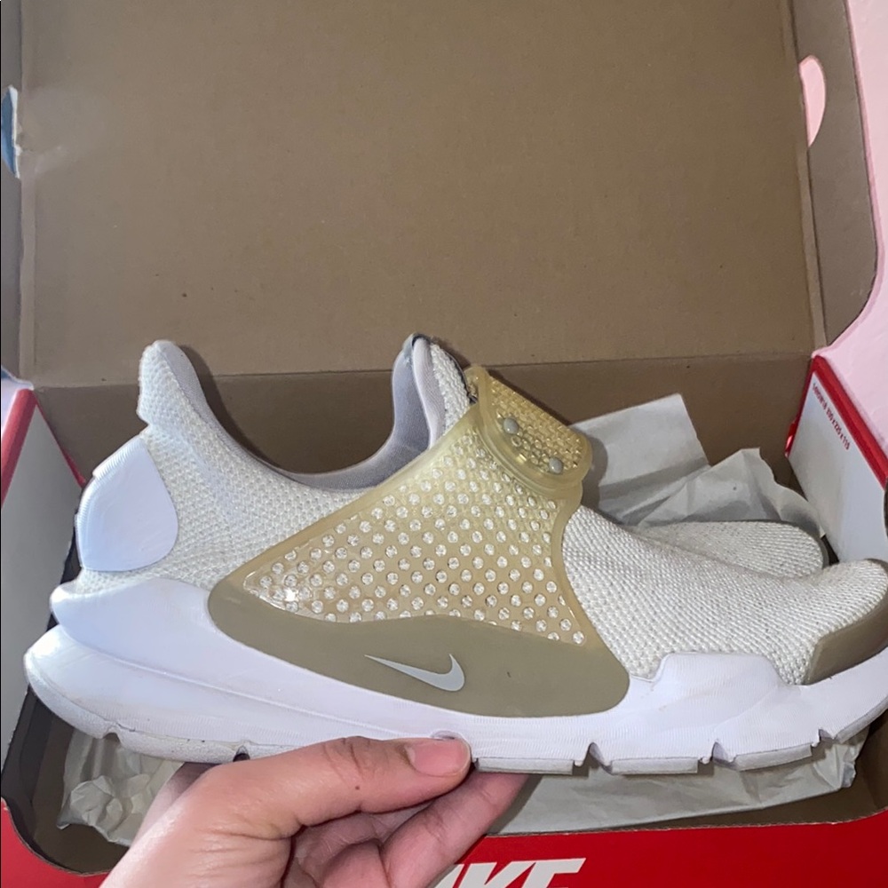 Nike womens Dart shoes slip on